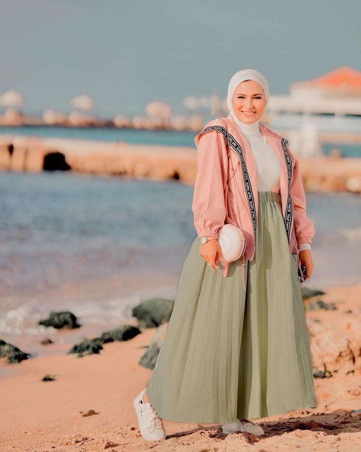 تنورة قصيرات القامة